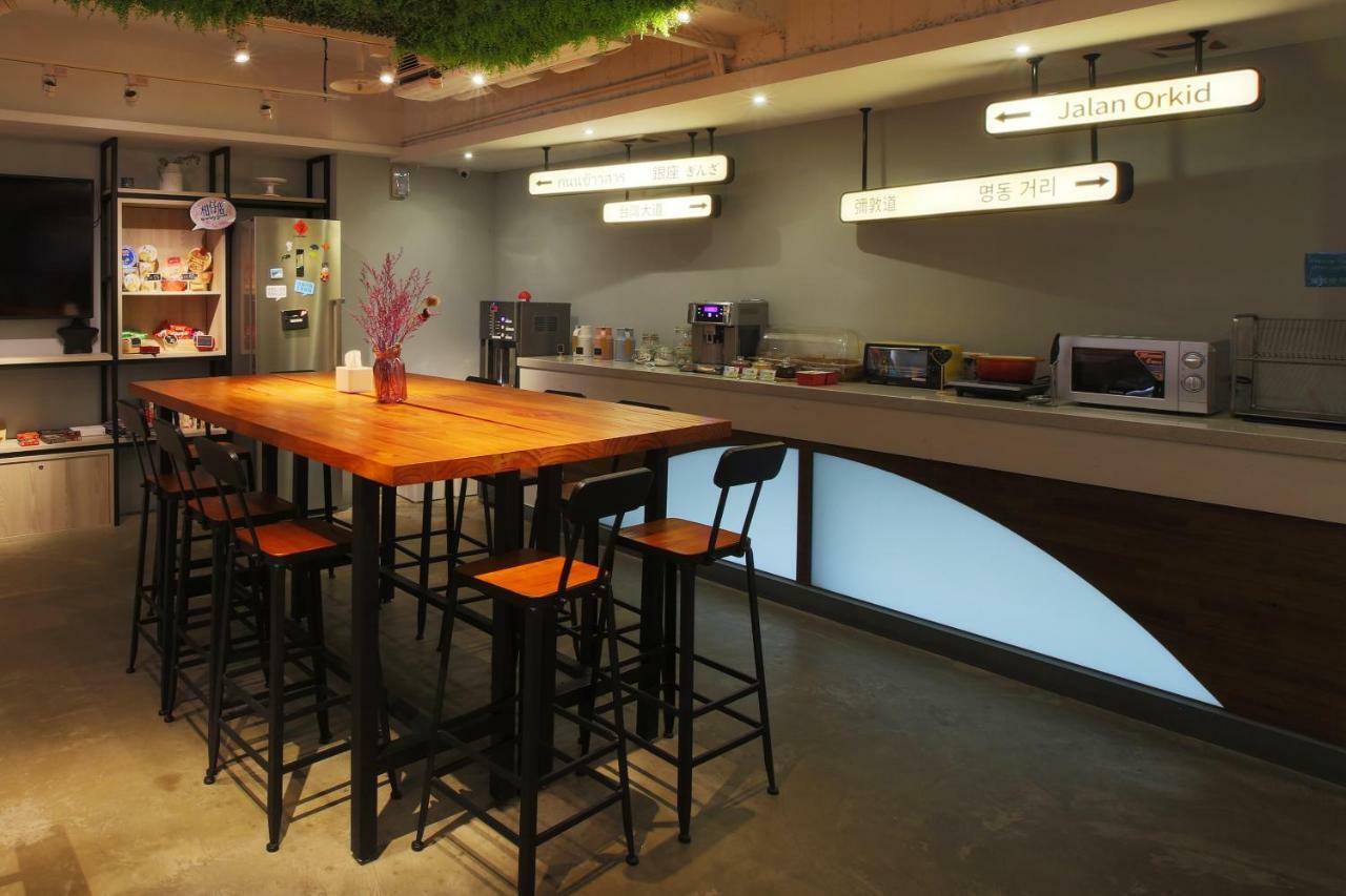 Loosha Hostel Taichung Exterior foto