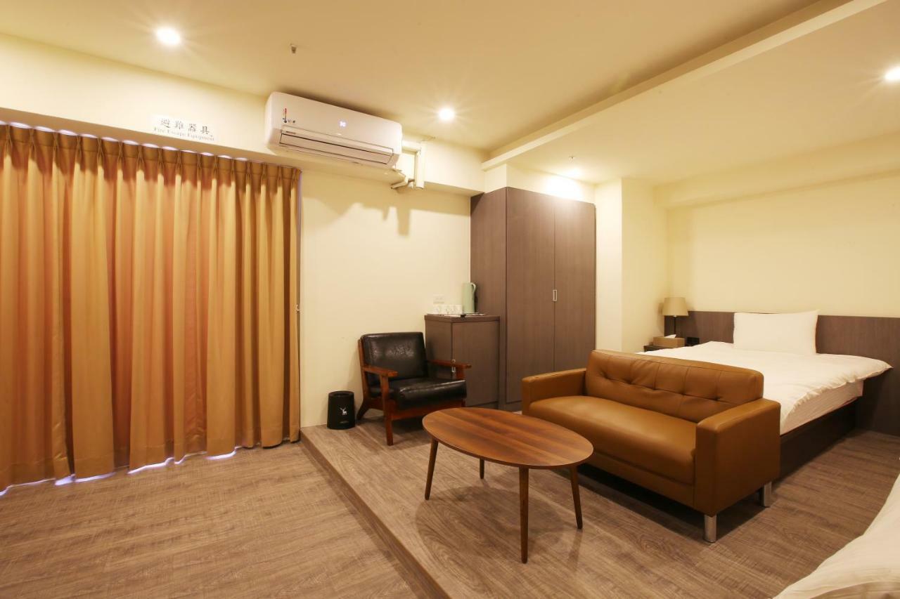 Loosha Hostel Taichung Exterior foto