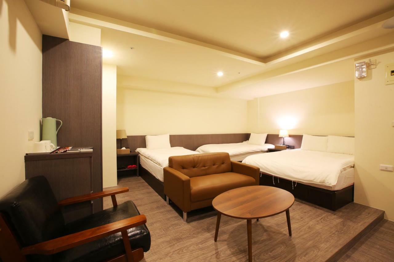 Loosha Hostel Taichung Exterior foto