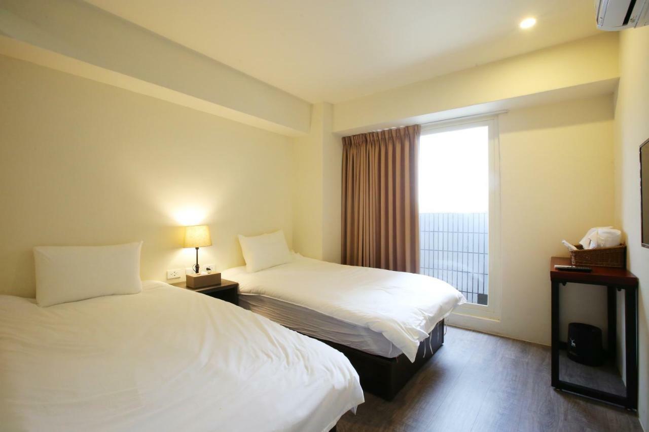 Loosha Hostel Taichung Exterior foto